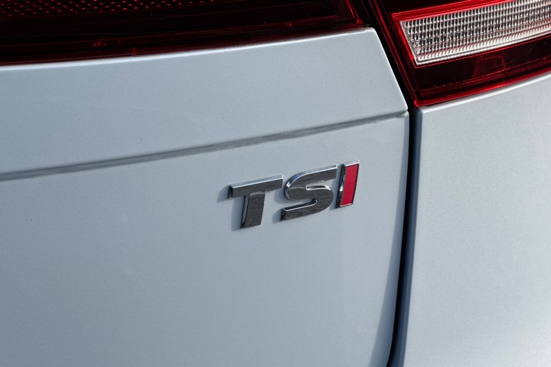 Volkswagen Tiguan Vehicle Full-screen Gallery Image 26