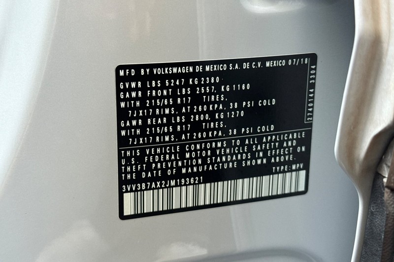 Volkswagen Tiguan Vehicle Full-screen Gallery Image 27