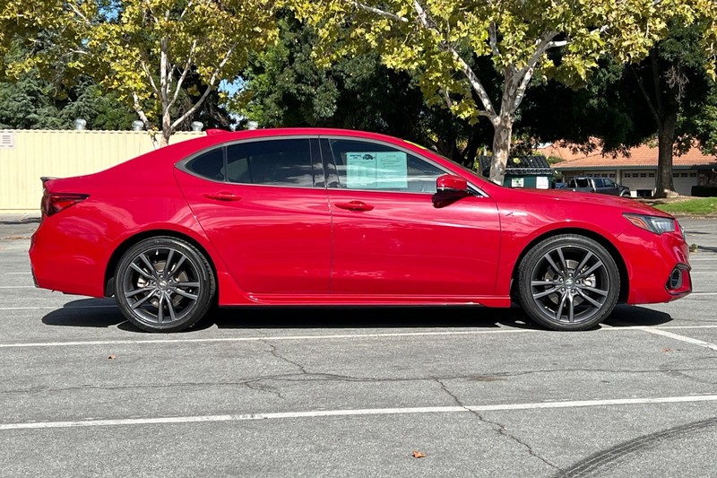 Acura TLX Vehicle Full-screen Gallery Image 03
