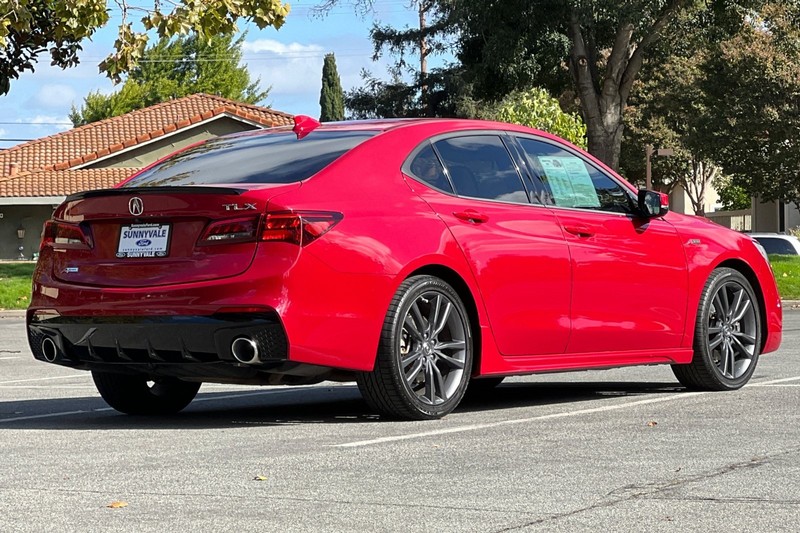 Acura TLX Vehicle Full-screen Gallery Image 04