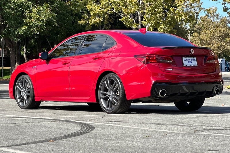 Acura TLX Vehicle Full-screen Gallery Image 06