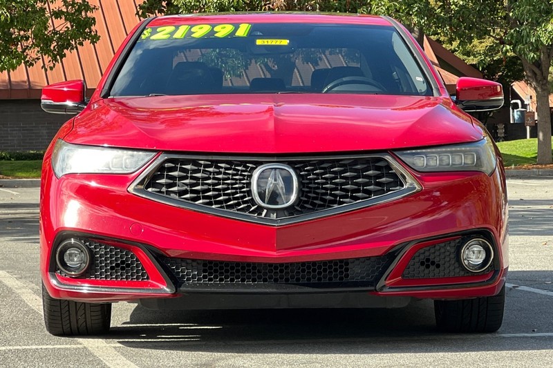 Acura TLX Vehicle Full-screen Gallery Image 09