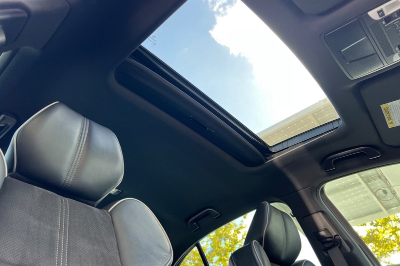 Acura TLX Vehicle Full-screen Gallery Image 16