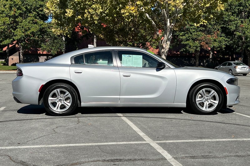 Dodge Charger Vehicle Full-screen Gallery Image 03