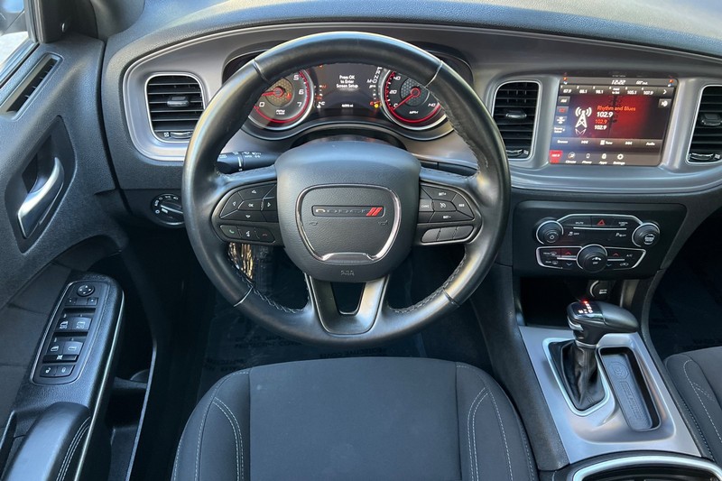 Dodge Charger Vehicle Full-screen Gallery Image 13