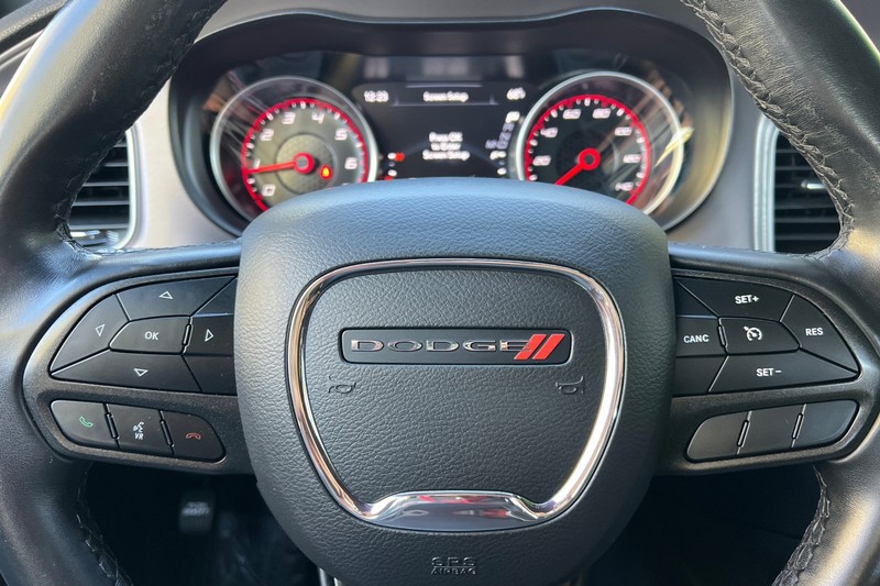 Dodge Charger Vehicle Full-screen Gallery Image 21