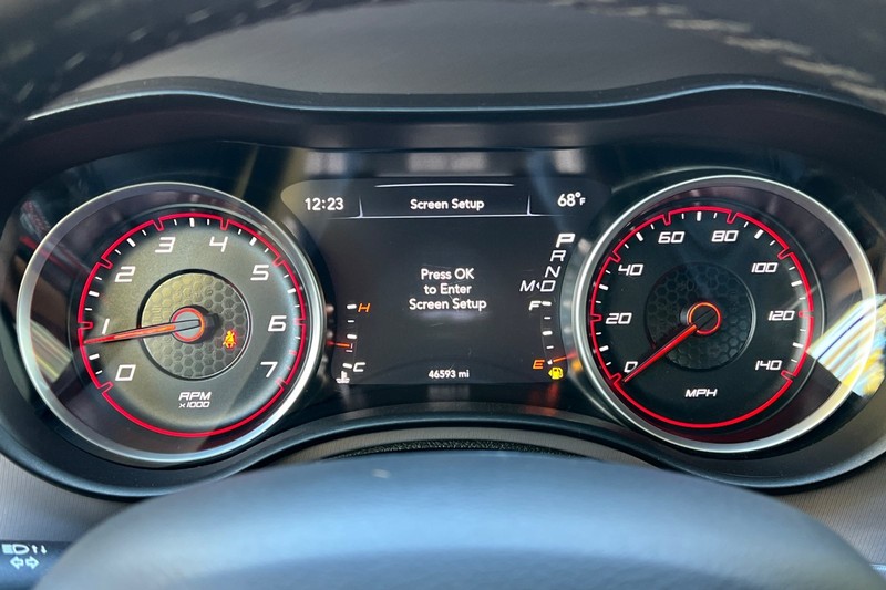 Dodge Charger Vehicle Full-screen Gallery Image 22