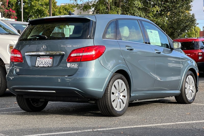 Mercedes-Benz B-Class Vehicle Full-screen Gallery Image 04