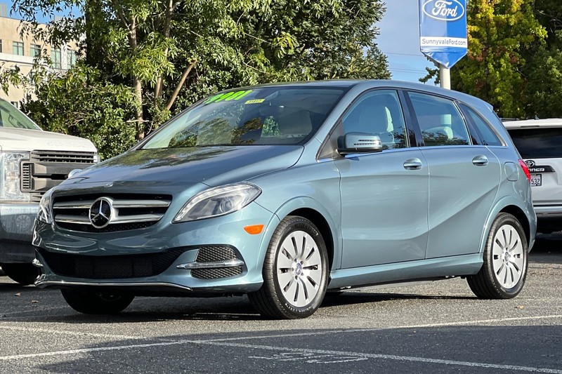Mercedes-Benz B-Class Vehicle Full-screen Gallery Image 08
