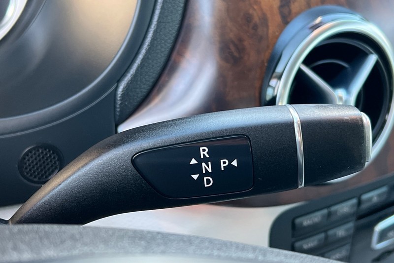 Mercedes-Benz B-Class Vehicle Full-screen Gallery Image 22