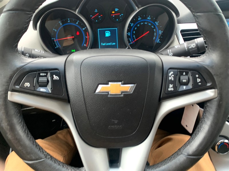 Chevrolet Cruze Vehicle Image 14