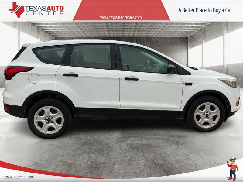 Ford Escape Vehicle Full-screen Gallery Image 4