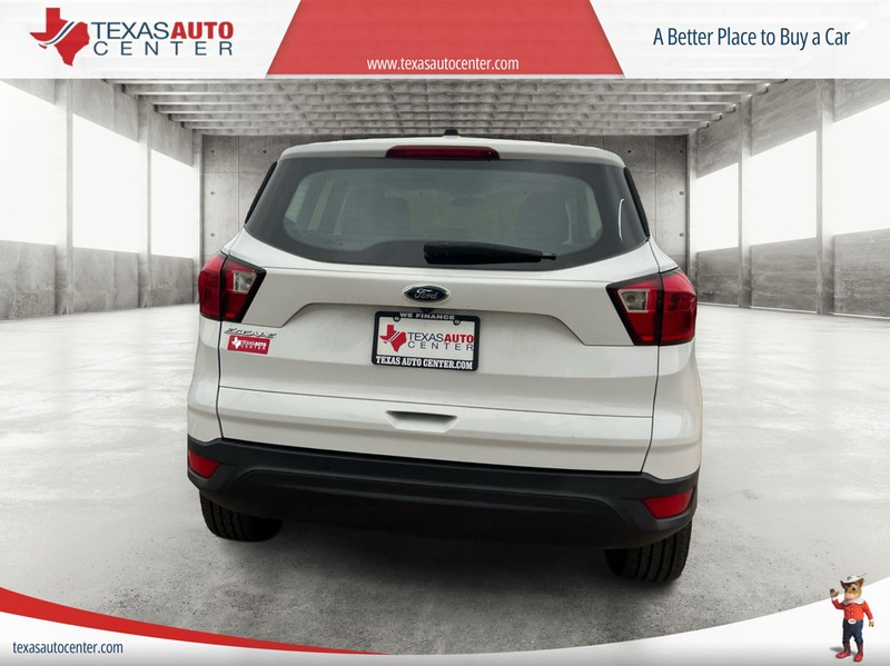 Ford Escape Vehicle Full-screen Gallery Image 6