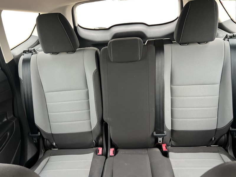 Ford Escape Vehicle Full-screen Gallery Image 13