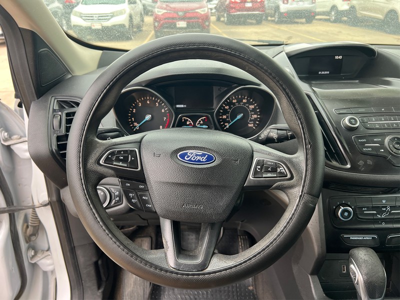 Ford Escape Vehicle Full-screen Gallery Image 14