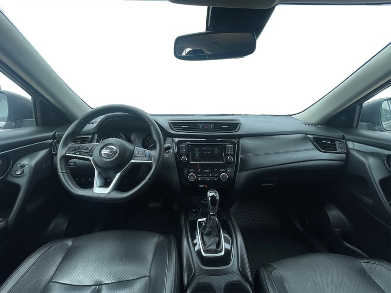 Nissan Rogue Vehicle Full-screen Gallery Image 14