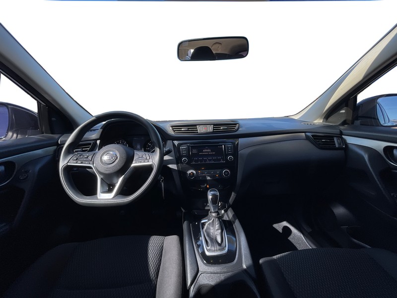 Nissan Rogue Sport Vehicle Full-screen Gallery Image 14