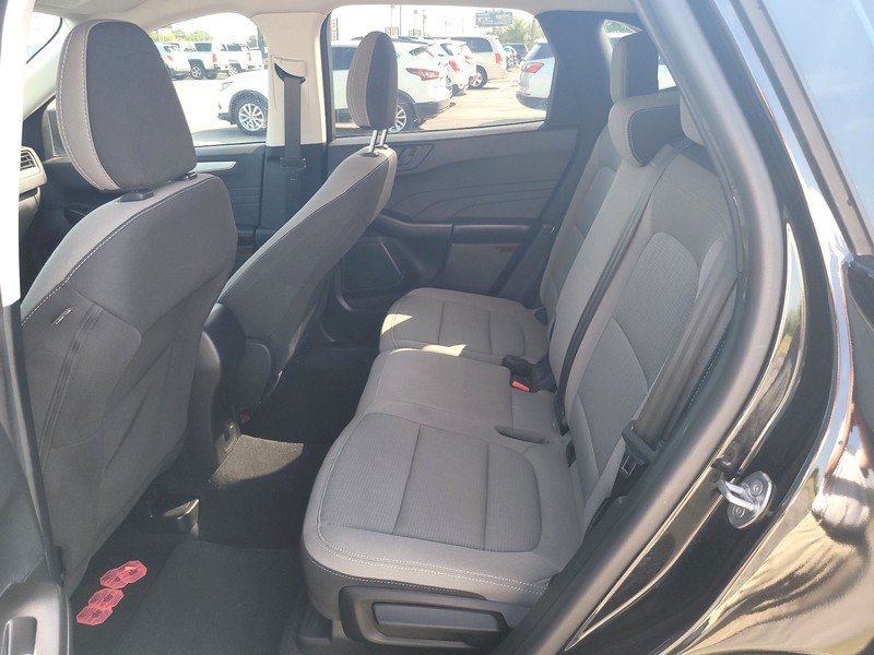 Ford Escape Vehicle Full-screen Gallery Image 10