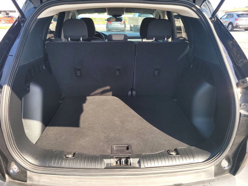 Ford Escape Vehicle Full-screen Gallery Image 11