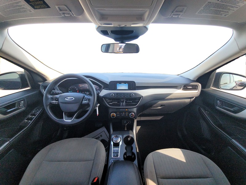 Ford Escape Vehicle Full-screen Gallery Image 15