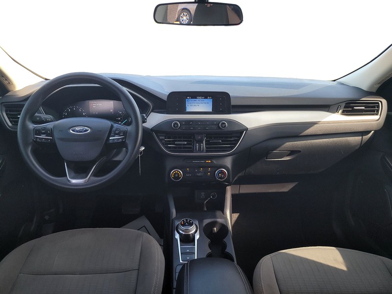 Ford Escape Vehicle Full-screen Gallery Image 16