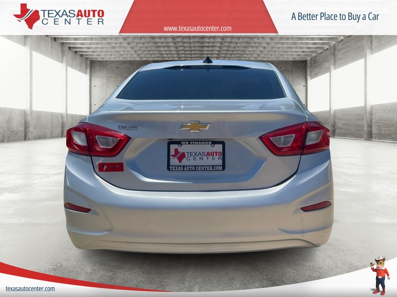 Chevrolet Cruze Vehicle Full-screen Gallery Image 5