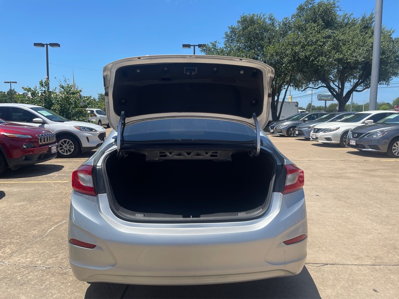 Chevrolet Cruze Vehicle Full-screen Gallery Image 10