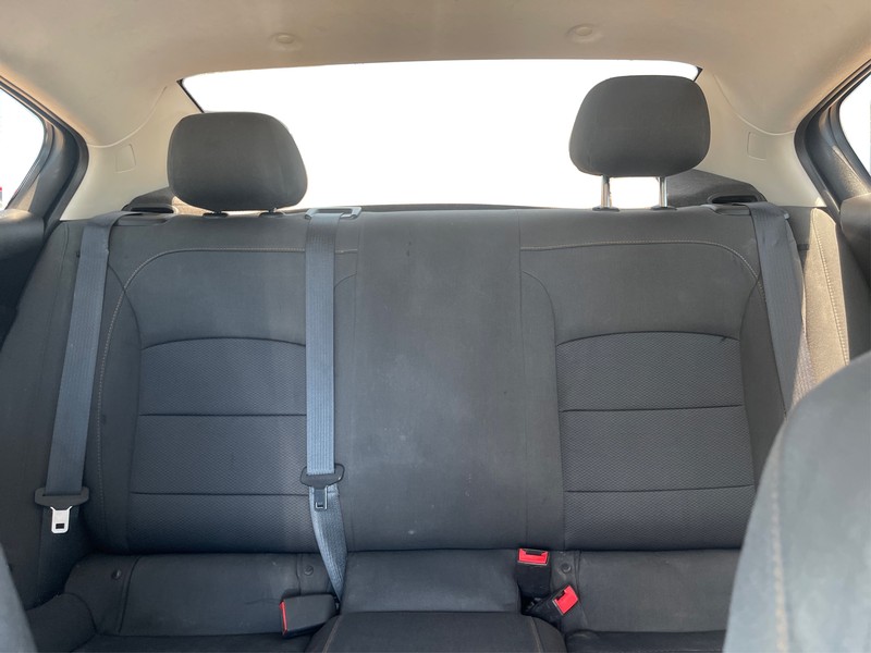 Chevrolet Cruze Vehicle Full-screen Gallery Image 12