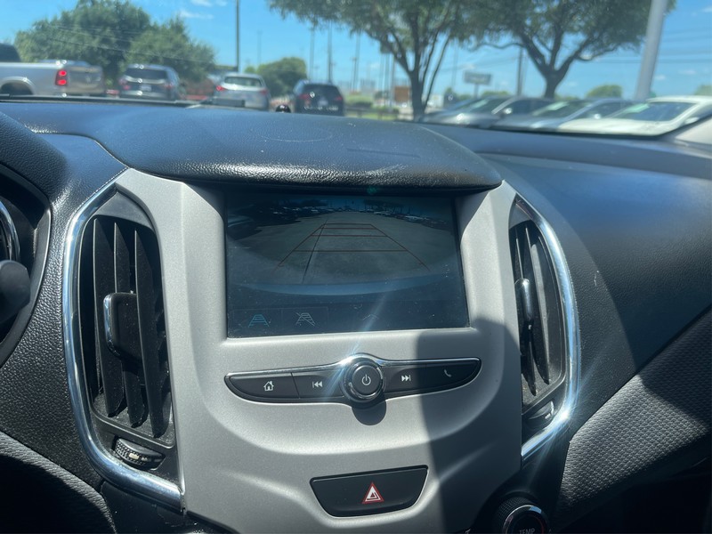 Chevrolet Cruze Vehicle Full-screen Gallery Image 16