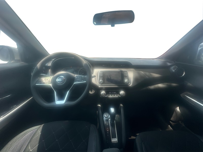 Nissan Kicks Vehicle Full-screen Gallery Image 15