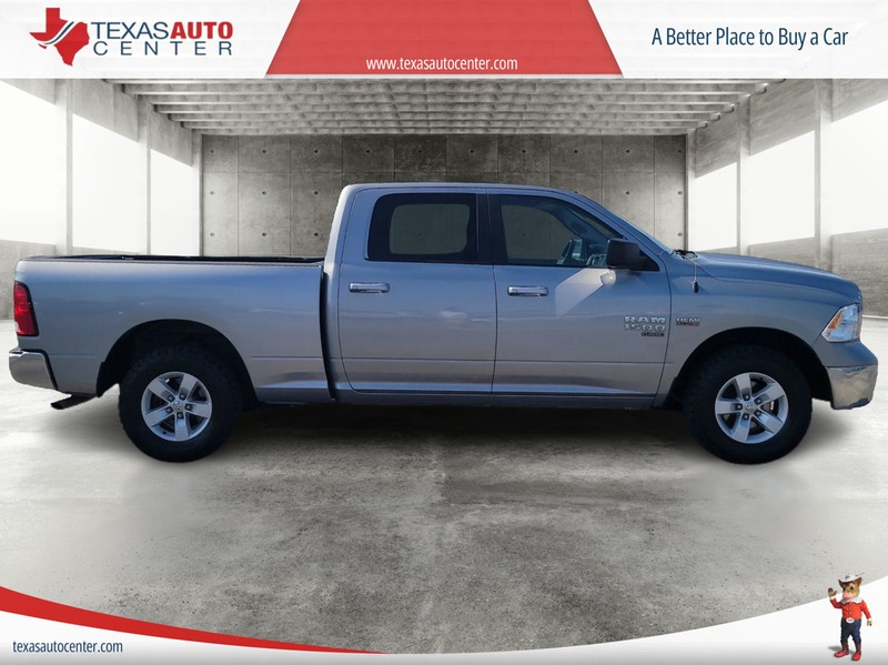 Ram 1500 Classic Vehicle Full-screen Gallery Image 4