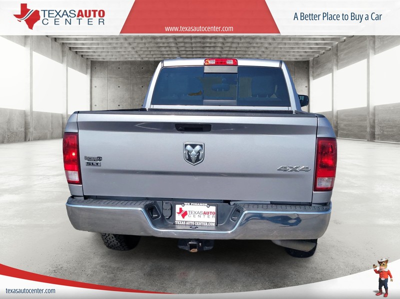 Ram 1500 Classic Vehicle Full-screen Gallery Image 6
