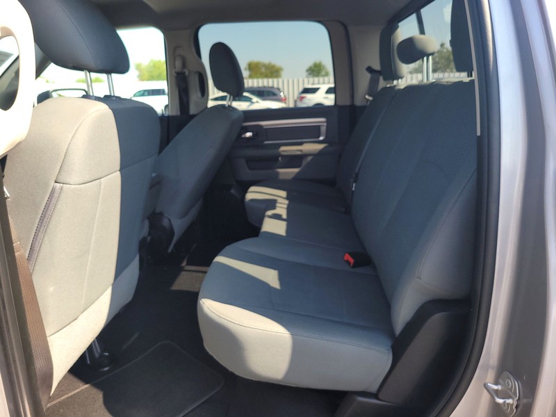 Ram 1500 Classic Vehicle Full-screen Gallery Image 10