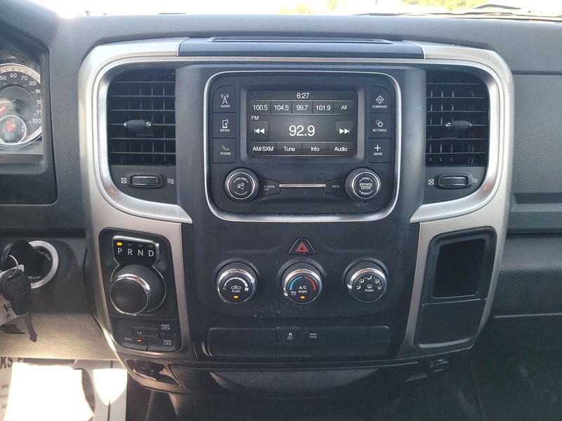 Ram 1500 Classic Vehicle Full-screen Gallery Image 11
