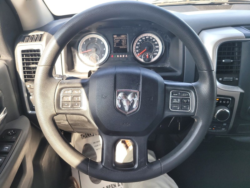 Ram 1500 Classic Vehicle Full-screen Gallery Image 13