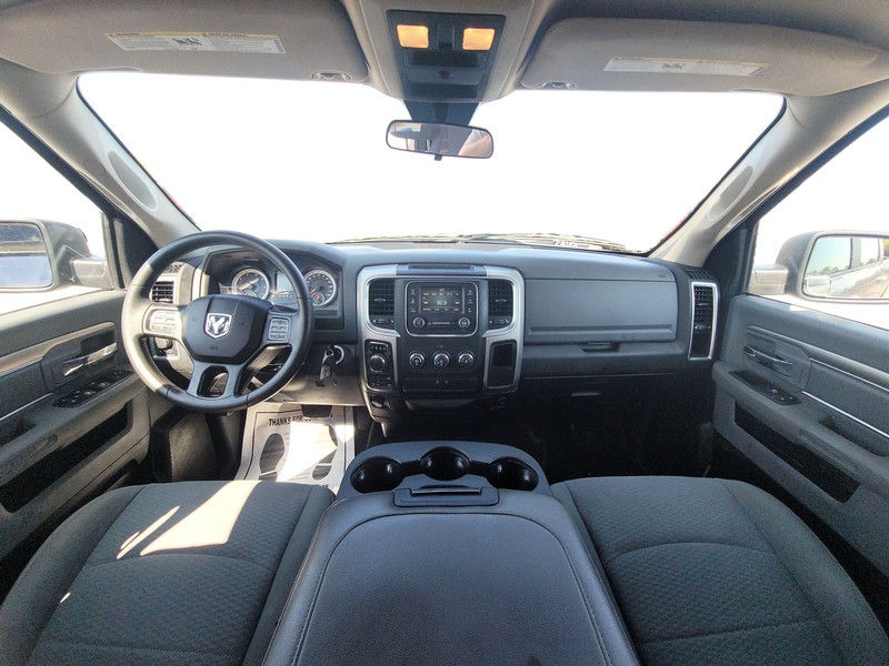 Ram 1500 Classic Vehicle Full-screen Gallery Image 14
