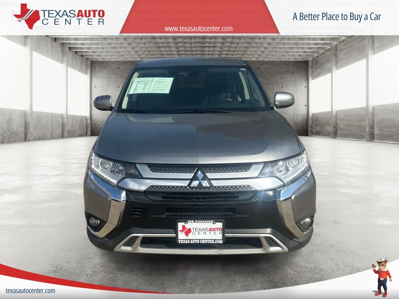 Mitsubishi Outlander Vehicle Full-screen Gallery Image 3