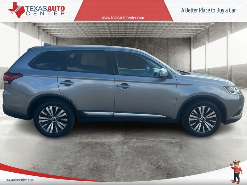 Mitsubishi Outlander Vehicle Full-screen Gallery Image 4