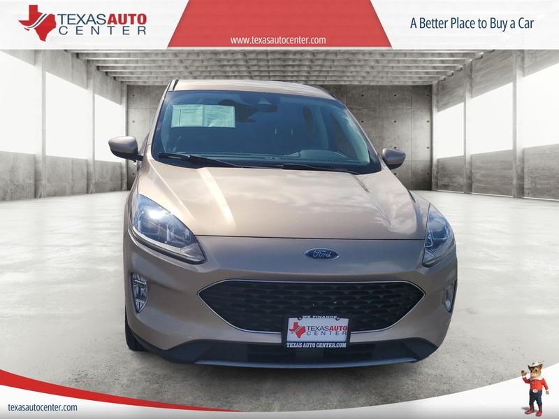 Ford Escape Vehicle Full-screen Gallery Image 3