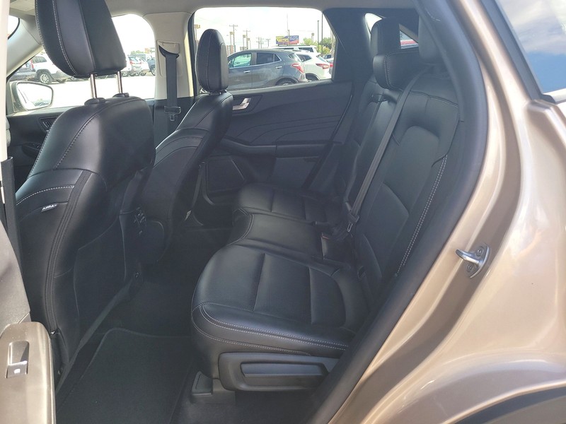 Ford Escape Vehicle Full-screen Gallery Image 10