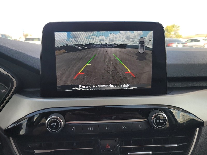 Ford Escape Vehicle Full-screen Gallery Image 17