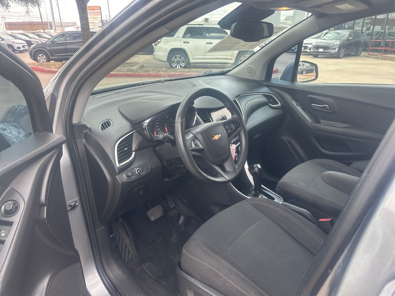 Chevrolet Trax Vehicle Full-screen Gallery Image 9