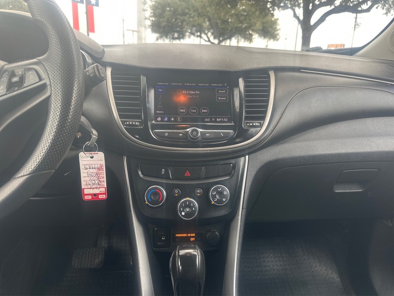 Chevrolet Trax Vehicle Full-screen Gallery Image 12