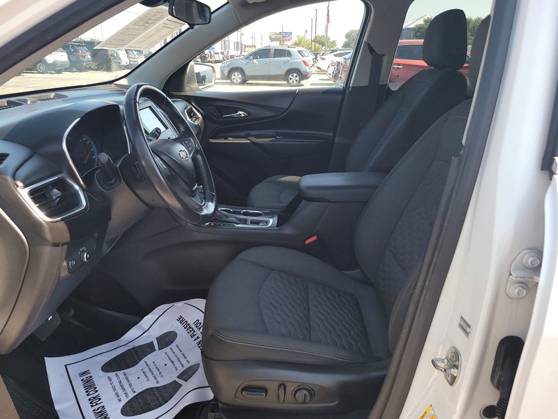 Chevrolet Equinox Vehicle Full-screen Gallery Image 9