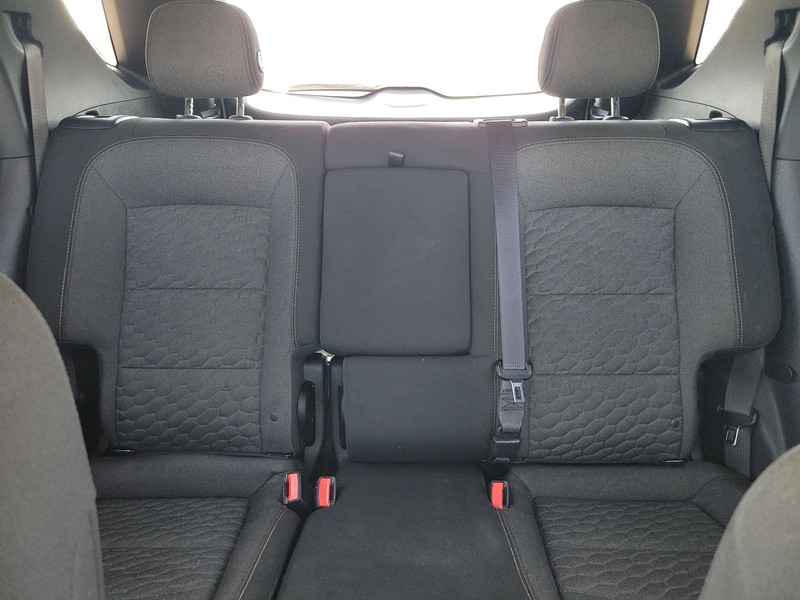 Chevrolet Equinox Vehicle Full-screen Gallery Image 13