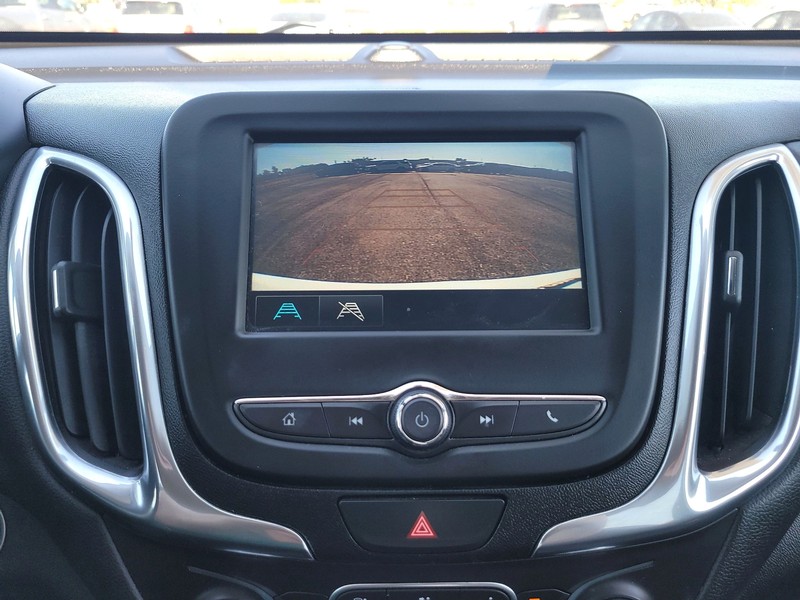 Chevrolet Equinox Vehicle Full-screen Gallery Image 17