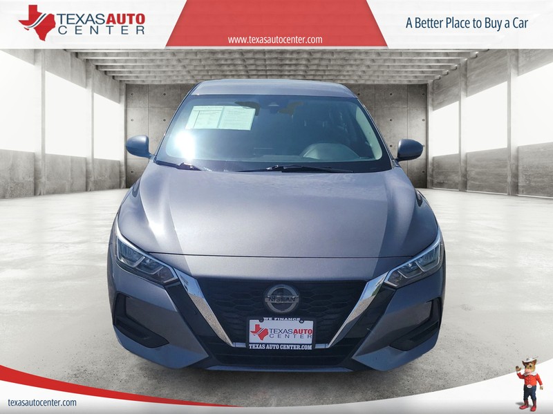 Nissan Sentra Vehicle Full-screen Gallery Image 3