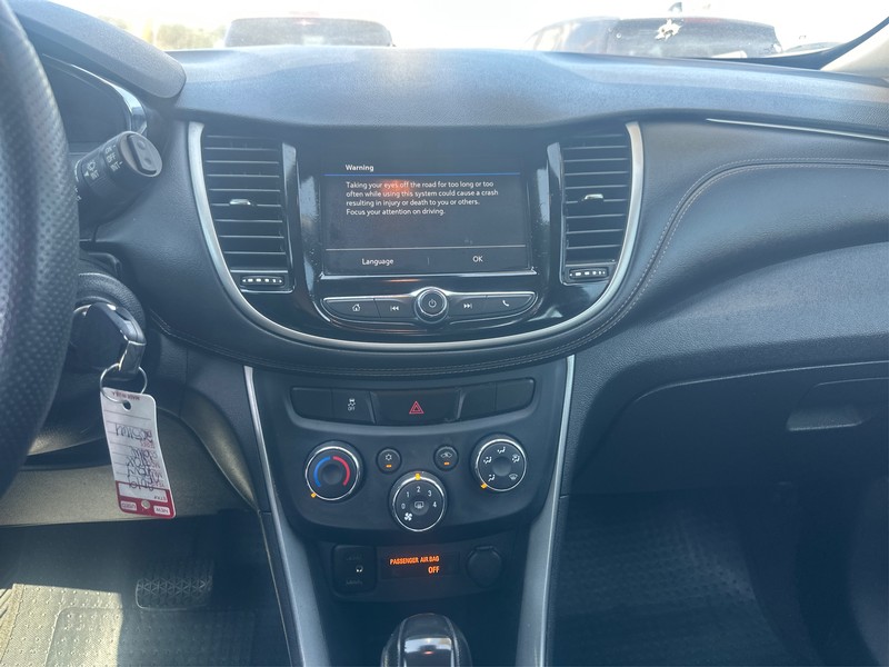 Chevrolet Trax Vehicle Full-screen Gallery Image 12