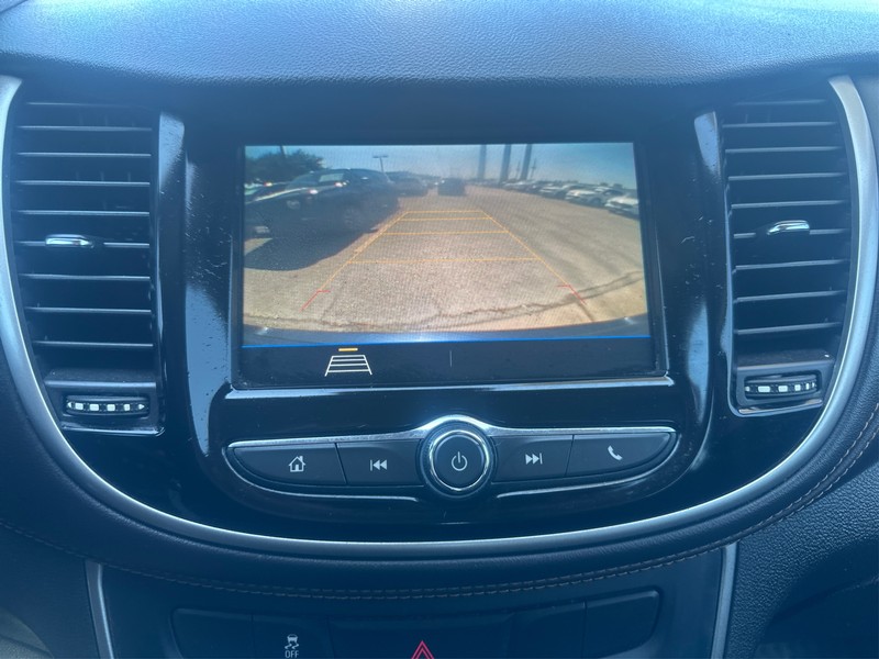 Chevrolet Trax Vehicle Full-screen Gallery Image 17