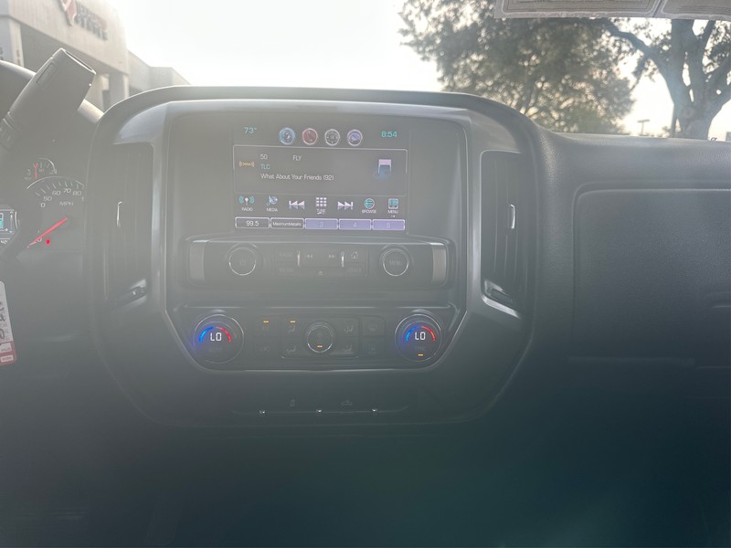 Chevrolet Silverado 1500 Vehicle Full-screen Gallery Image 12